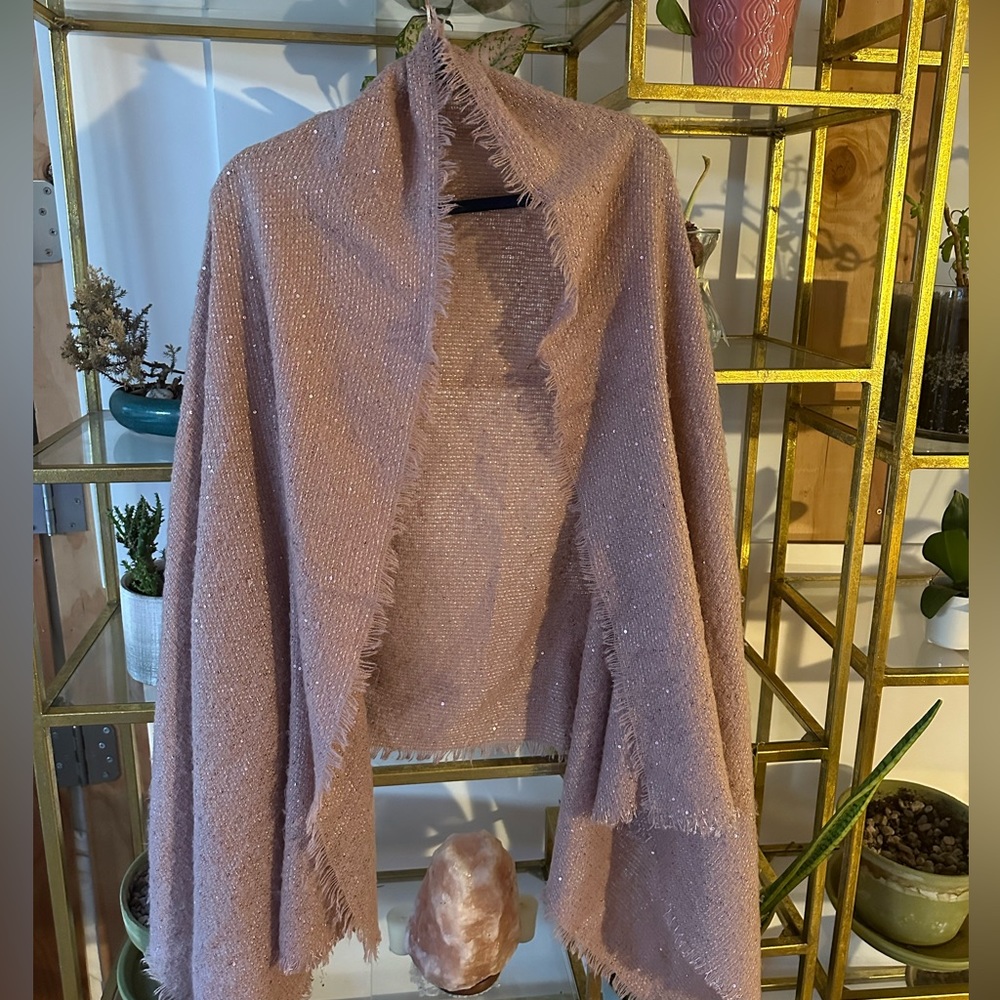 Sand rose shawl